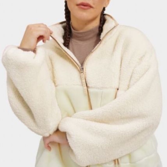 UGG Ready To Wear | Faux Fur Blended Fabrics Logo Down Jacket - Picture 3 of 5